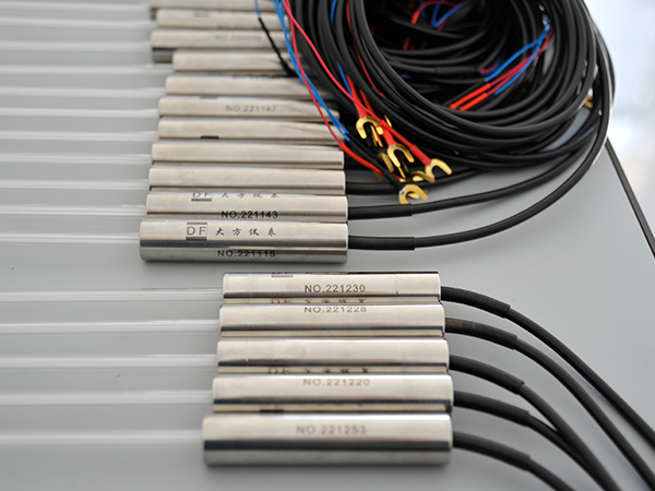 High temperature standard platinum resistance thermometer